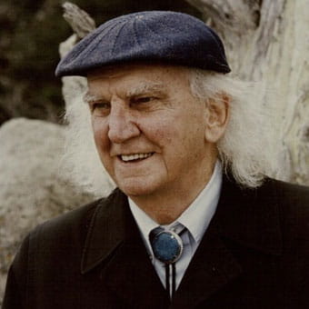 Boulding looking away